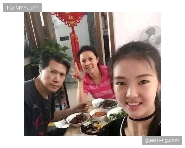 张常宁家的冰箱里塞满了蛋白粉，连饮料都得按克称着喝